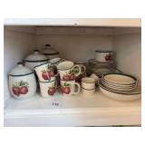 Set of dishes with 3 canisters