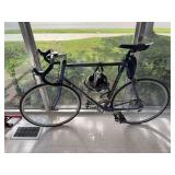 TREK COMPOSITE 2300 men’s bike w/ helmet, gloves