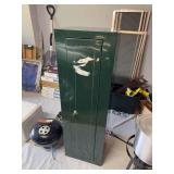 Stack On metal gun cabinet