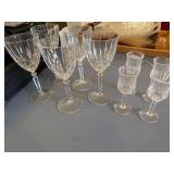 5 wine glasses, 4 stemmed cordials