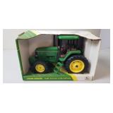 John Deere 7200 with MFWD, NIB, Ertl