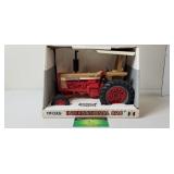 Case IH International 826, NIB, Ertl, 199