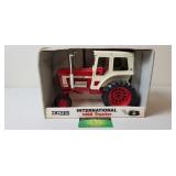 International 1468 Tractor, NIB, Ertl, 1993