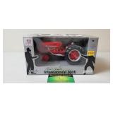 Elvis Presley International 300U, NIB, Ertl, 2010