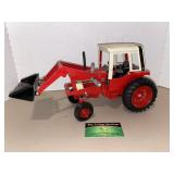 International 1586 Tractor with Loader