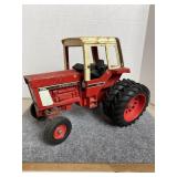 International 1586 Tractor