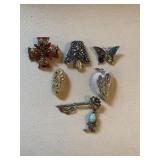 6 Pendants/Brooches