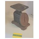 Vintage Kitchen Scale