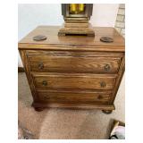 Ethan Allen End Table - 26" L x 24" T