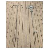 Standing Bird Feeding Hanger