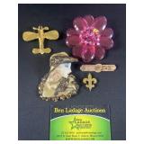 5 Brooches / Pendants