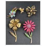 4 Vintage Brooches / Pendants