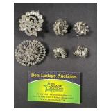 2,Vintage brooches & 2 clip on earrings