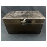Storage container