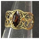 10K Ring Dark Red Stone