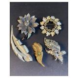 5 vintage Brooches / Pendants