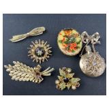 6 vintage Brooches / Pendants