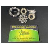 5 Brooches / Pendants