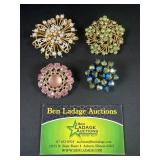 4 Brooches / Pendants