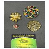 Brooches / Pendants