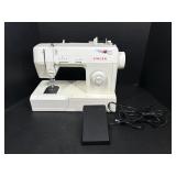 Singer 2517C Sewing Machine with Foot Pedal