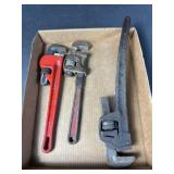Pipe wrenches