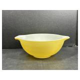 Pyrex butter yellow 443 bowl