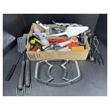 Pyrex Holder, Utensils and flatware