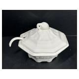 Metlox Poppytrail Vernonware White Tureen