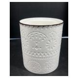 Utensil holder