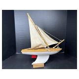 16ï¿½ Endeavour II Sailboat Model