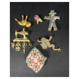 Fashion brooches
