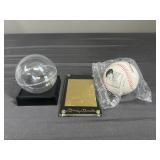 Mickey mantle baseball display with 22k gold card