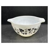 441 Black and White Gooseberry bowl