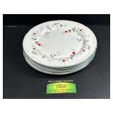 Winterberry Pfaltzgraff dinner Plates