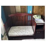 Crib with Adjustable Height and removable sides