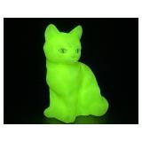 Fenton Custard Glass Cat