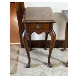 Vintage Queen Anne Style Wood Side Table