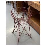 Metal flower pot holder