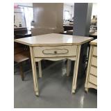 Corner Off-White Table