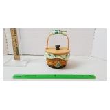 Longaberger Basket, 2001: Wooden Lid, Tie, Liners