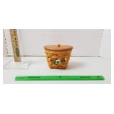 Longaberger Basket, Year?: Wooden Lid, Plastic