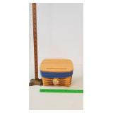 Longaberger Basket, 1999: Wooden Lid, Blue Cloth