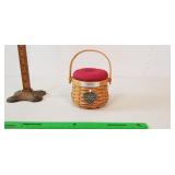 Longaberger Basket, 2002: Button Cloth Lid,