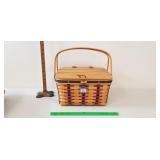 Longaberger Basket, 2003: Pivoted Handles,