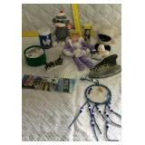 Assortment of knickknack items