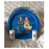 Tin trays and salt and pepper shakers