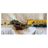 Metal toy car haulers includes 3 vehicles