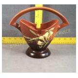 Roseville USA 390 Single handle Vase