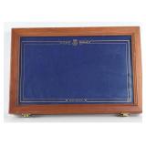 Queen Cutlery Co. Schatt Comm. Knife Display Case